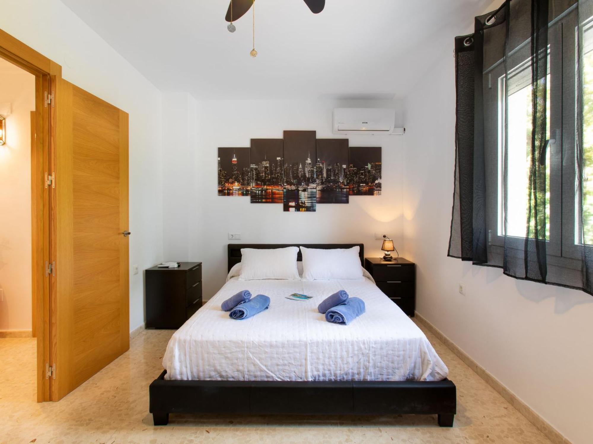 Hébergement de vacances Town Center House With Jacuzzi *